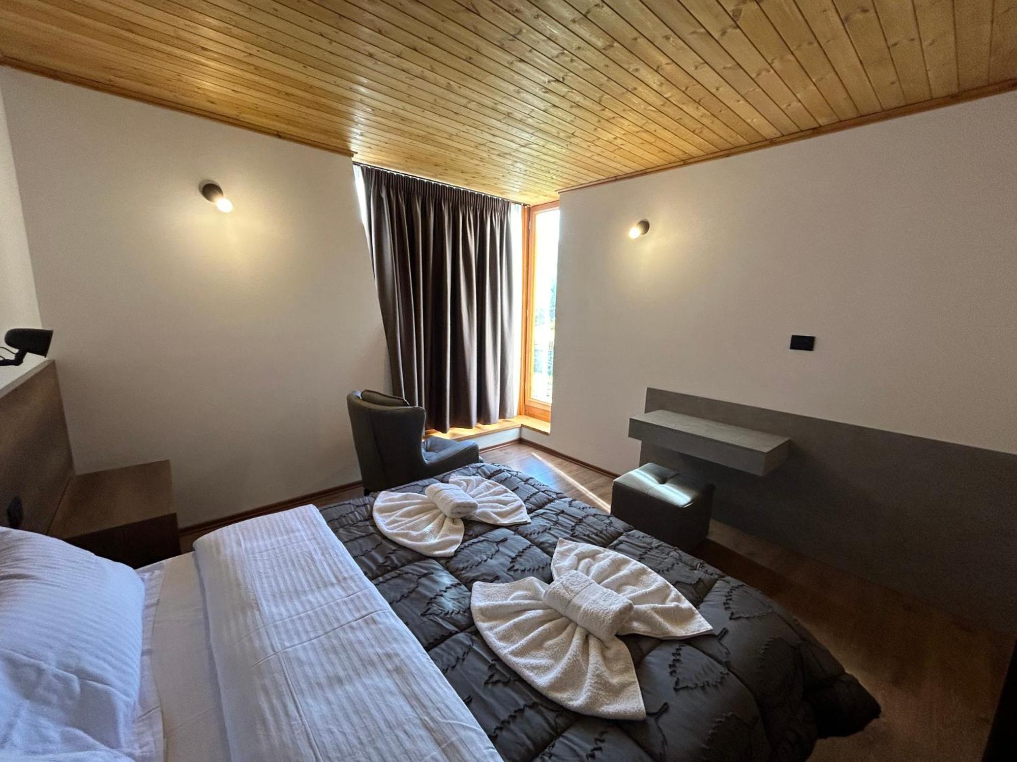 Bujtina Terthorja Hotel Theth Exterior photo