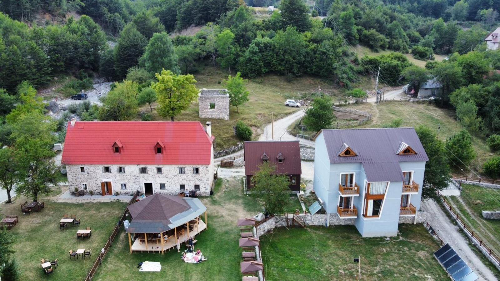 Bujtina Terthorja Hotel Theth Exterior photo