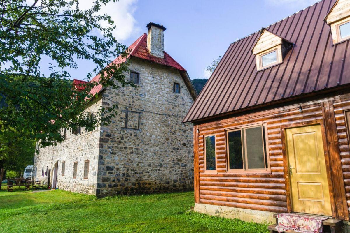 Bujtina Terthorja Hotel Theth Exterior photo