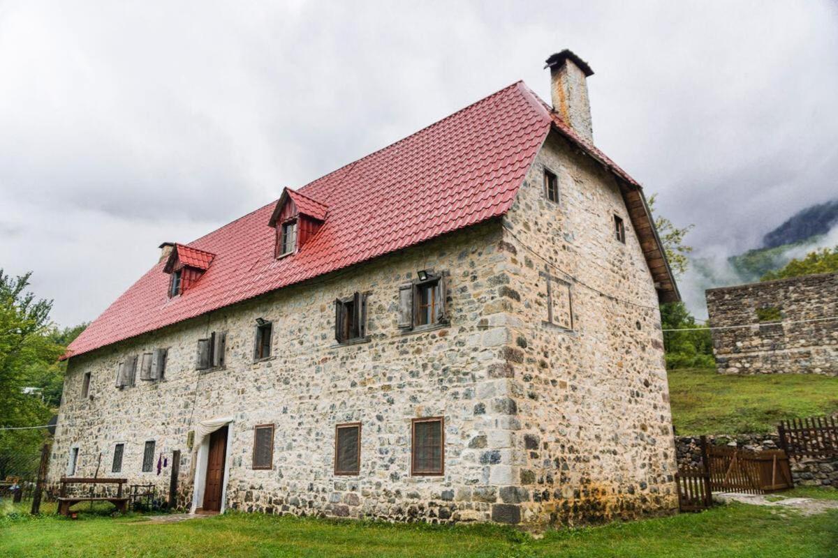 Bujtina Terthorja Hotel Theth Exterior photo